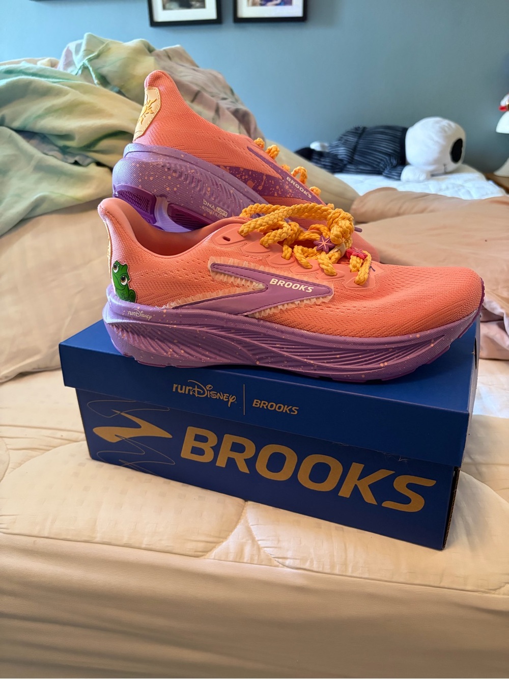 Brooks Women's runDisney Rapunzel Running Shoes with Yellow Laces - Picture 6 of 6